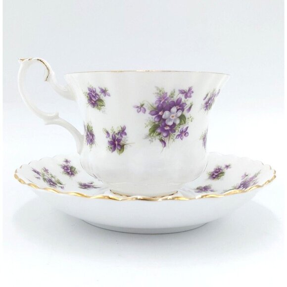 Royal Albert Tea Cup and Saucer -Sweet Violets Pattern- Bone China- England - Picture 3 of 9